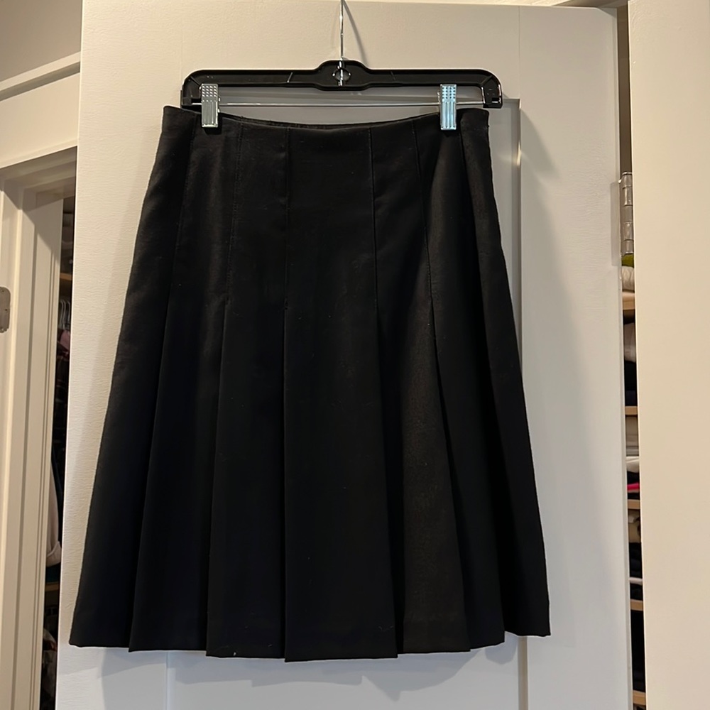 Wool skirt with pleats
